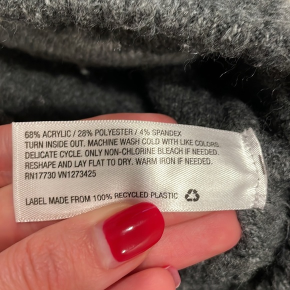 Universal Thread Sweater 🌾 - Picture 6 of 6